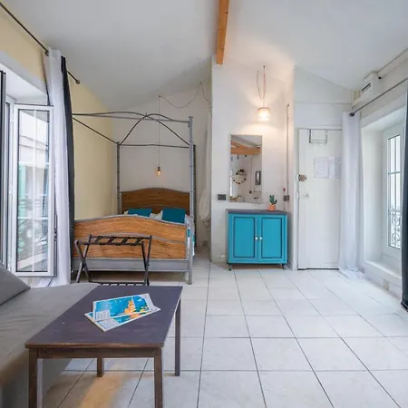 Studio Vieille De Menton, Basilique Saint-michel Apartment *